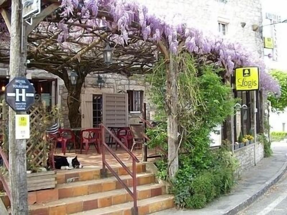 Logis Hotels Auberge de la Tour Hôtel et restaurant Sauzet