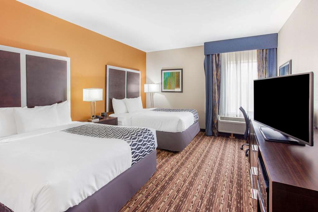 La Quinta Inn & Suites by Wyndham Gonzales TX - photo 7