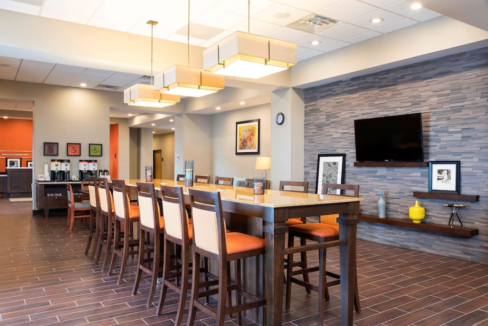Hampton Inn Kalamazoo - photo 3