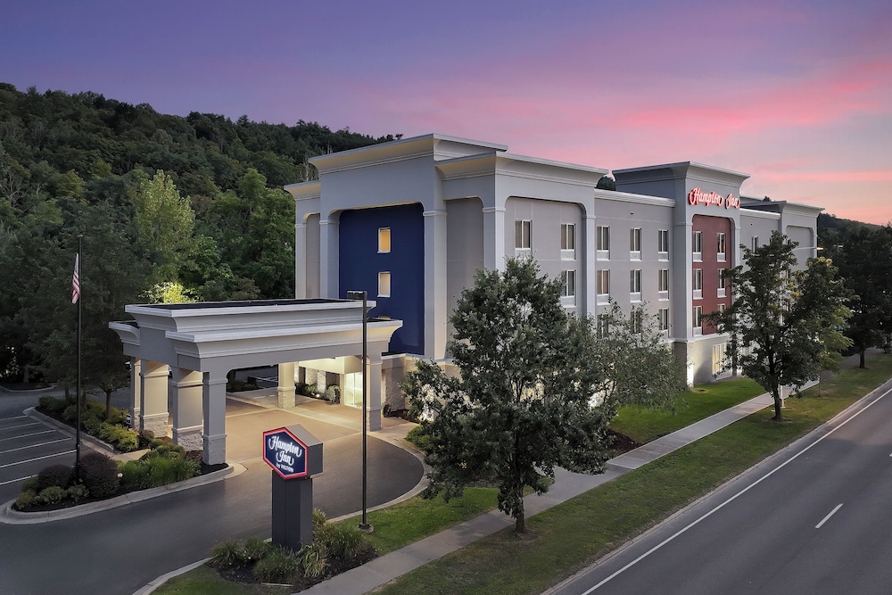 Hampton Inn Ithaca - carbon neutral hotel in Ithaca