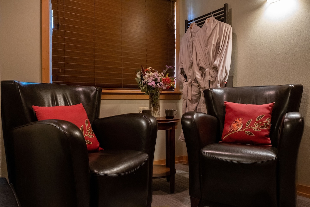 Sleeping Lady Mountain Resort & Spa - photo 13