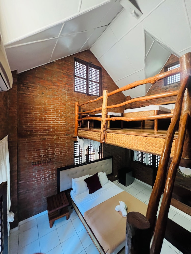 Marina de Bay Resort and Spa in Puerto Princesa, Philippines