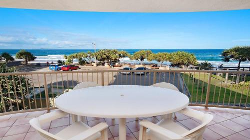Pandanus Shores Unit 4 Kings Beach Qld — Caloundra