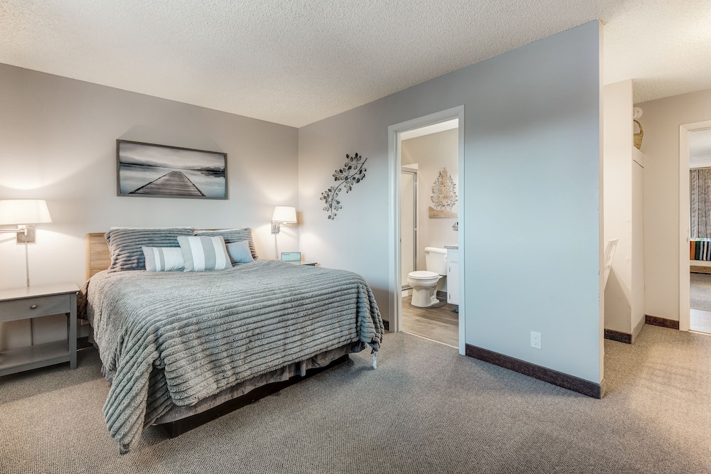 Bend Riverside Inn & Suites - photo 74