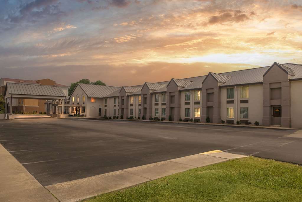 Comfort Inn Petersburg Near Fort Gregg Adams - featured photo