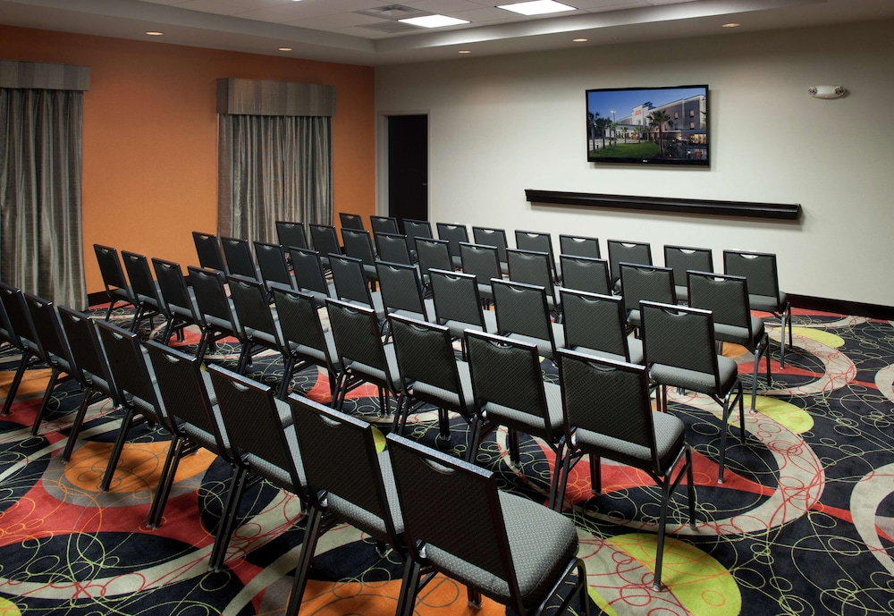 Hampton Inn & Suites Marksville - photo 18