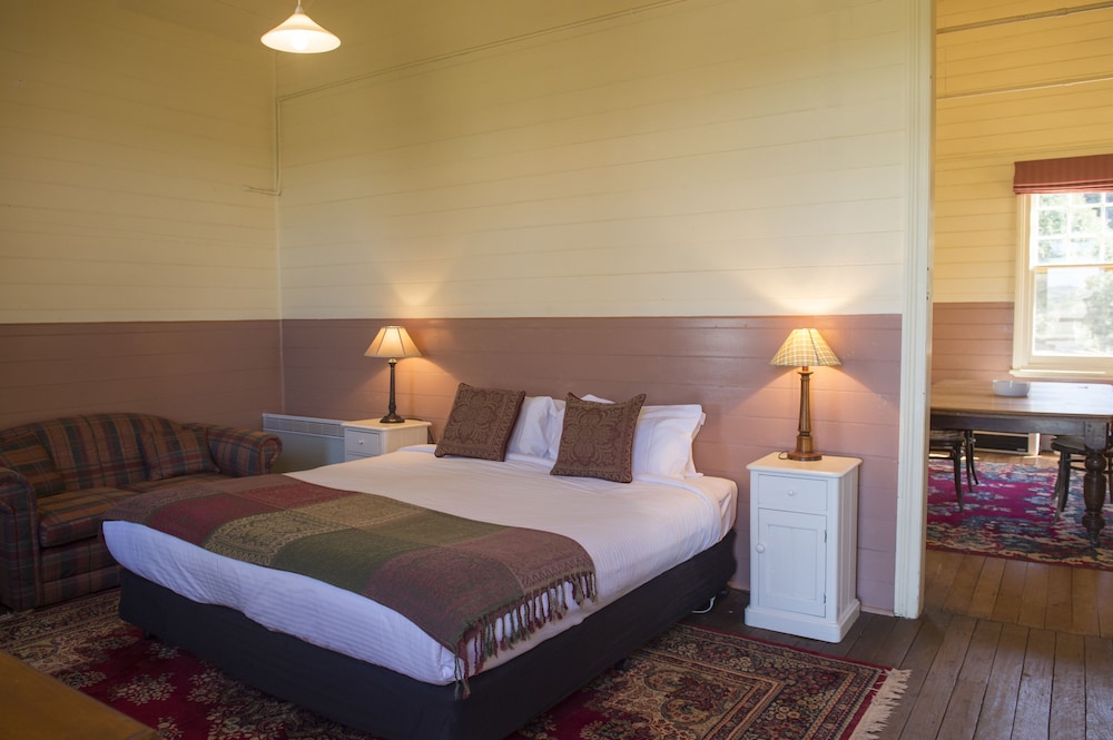 Hillview Heritage Estate - carbon neutral hotel in Nowra