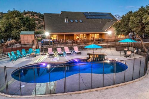 Mountain Elegance W Pool Spa Projector — Coarsegold
