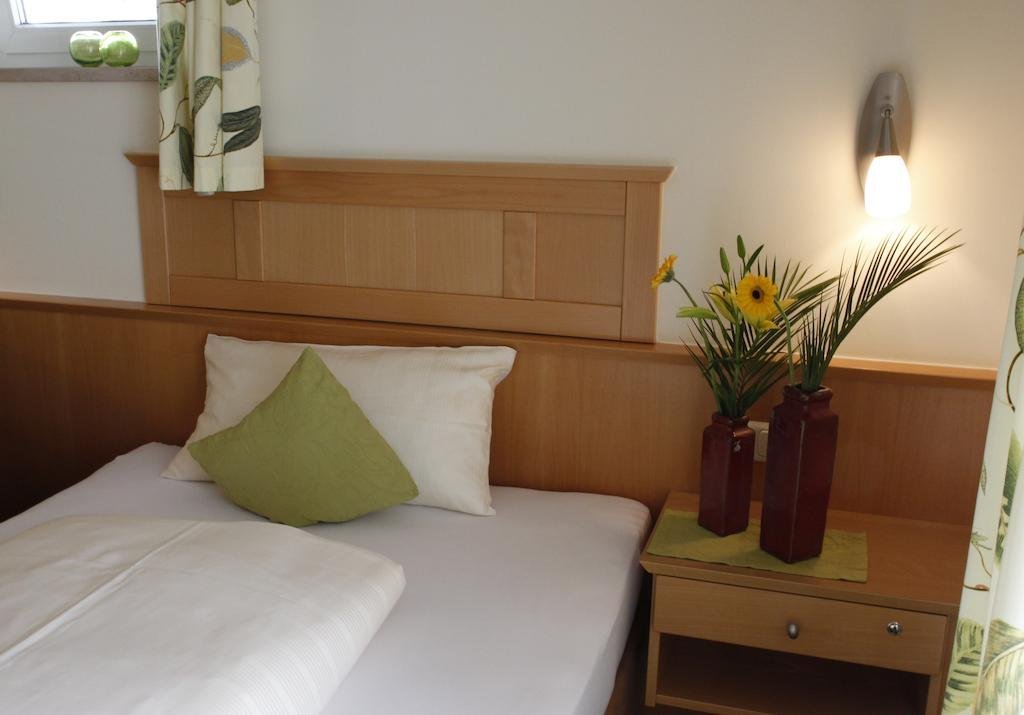 Apart Hotel Pension Roßmayer in Bad Fussing, Germany