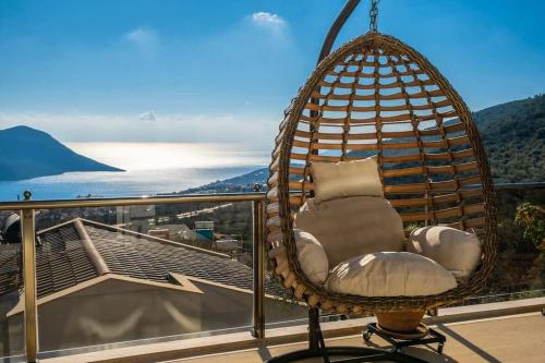 Fantastic Kalkan Villa with heated infinity pool & amazing sea views — 4-Star Luxury Hotel in Kas, Turkey