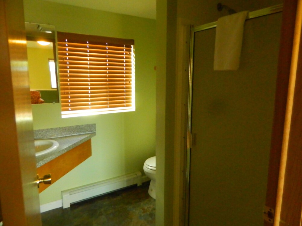 Country Motor Inn - photo 52