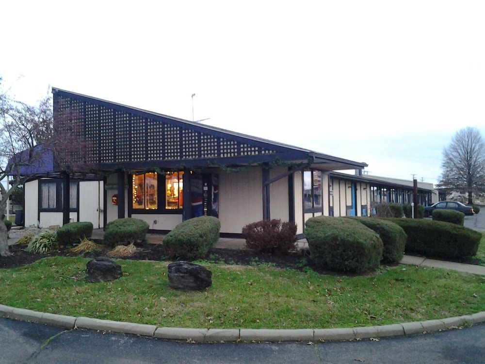 Xenia Country Inn - photo 22