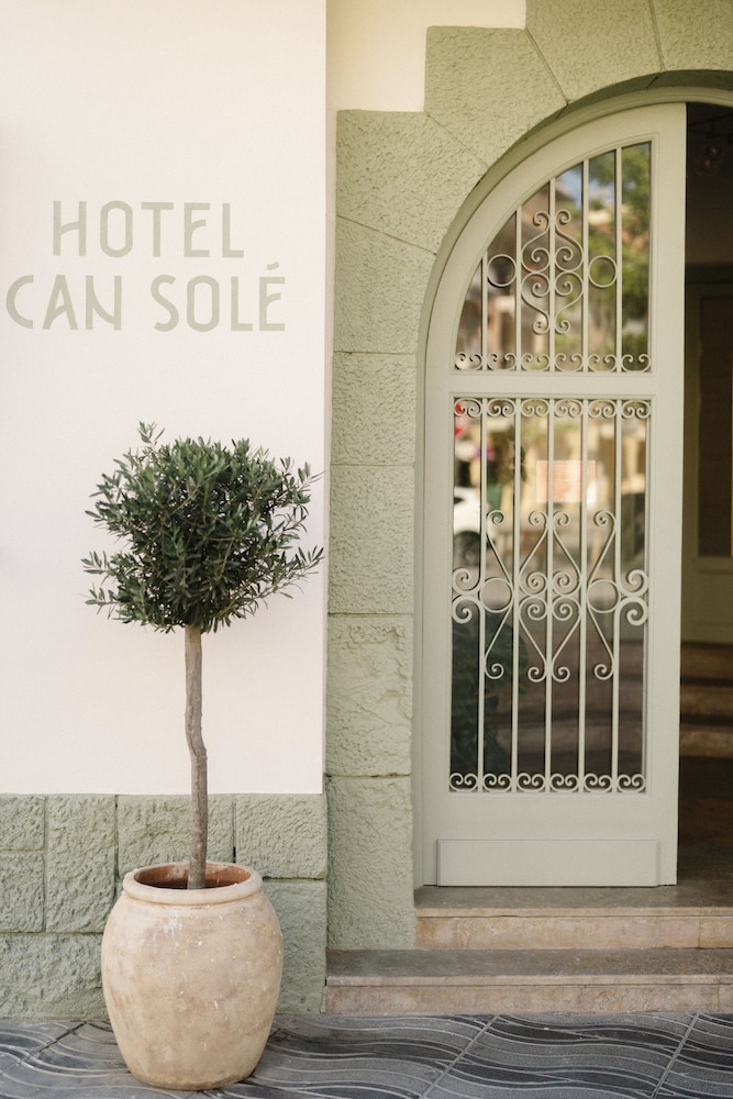 Can Solé - carbon neutral hotel in Cambrils