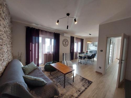 Family apartment Cathy — 4-Star Luxury Hotel in Galizana, Croatia