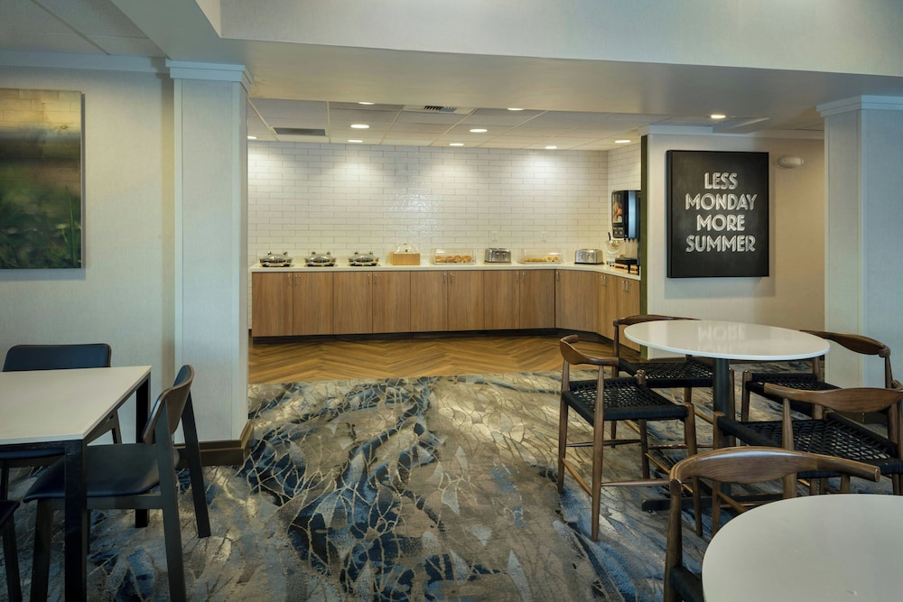 Fairfield Inn and Suites by Marriott Anchorage - photo 22