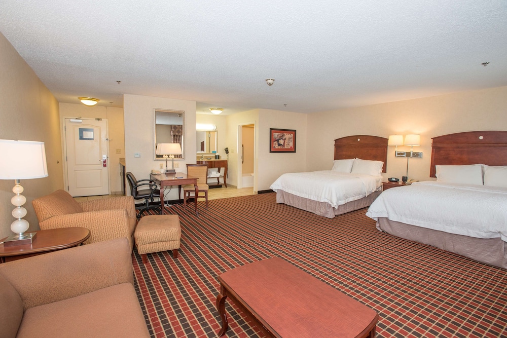 Hampton Inn & Suites Dayton Airport - photo 12