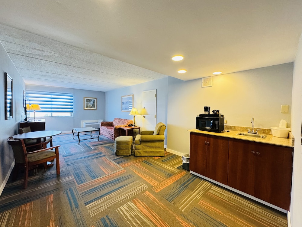 Mystic River Hotel & Suites Near Casinos - photo 16