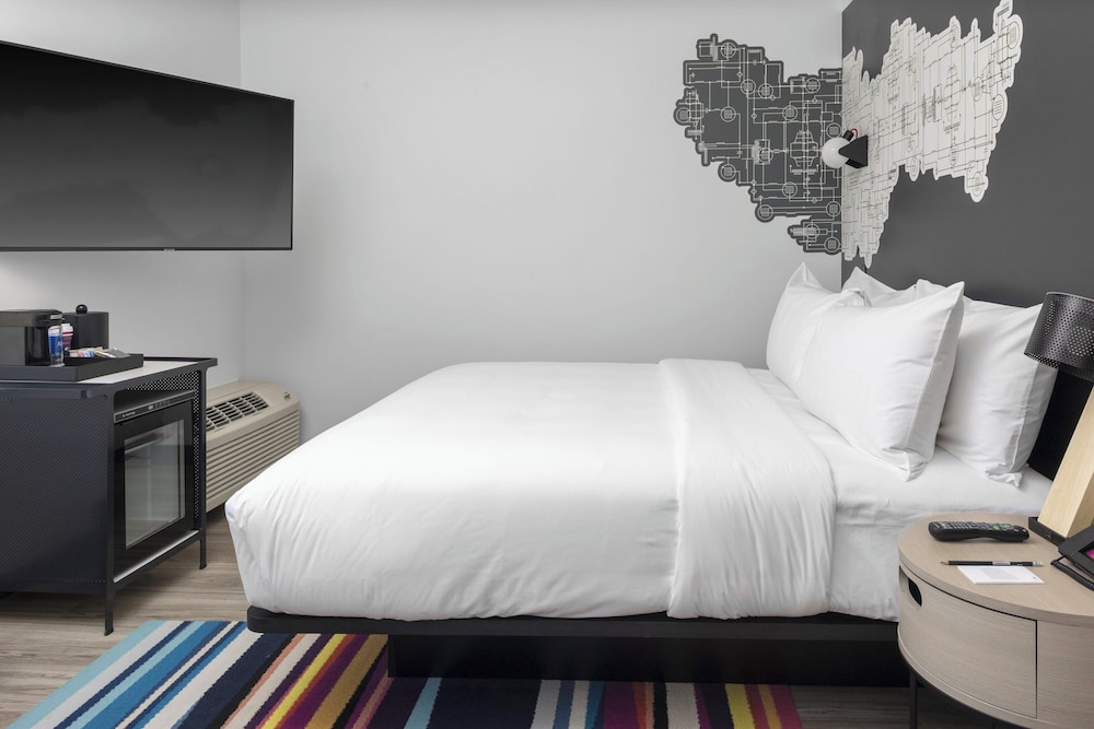 Aloft Glendale at Westgate - photo 13