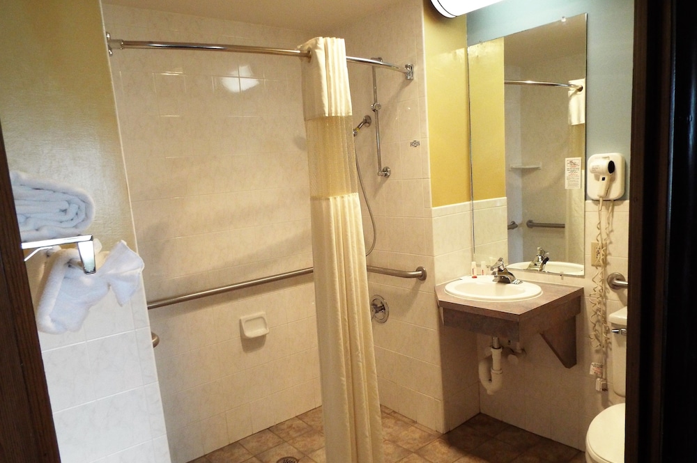 Super 8 by Wyndham Casper East Evansville - photo 27