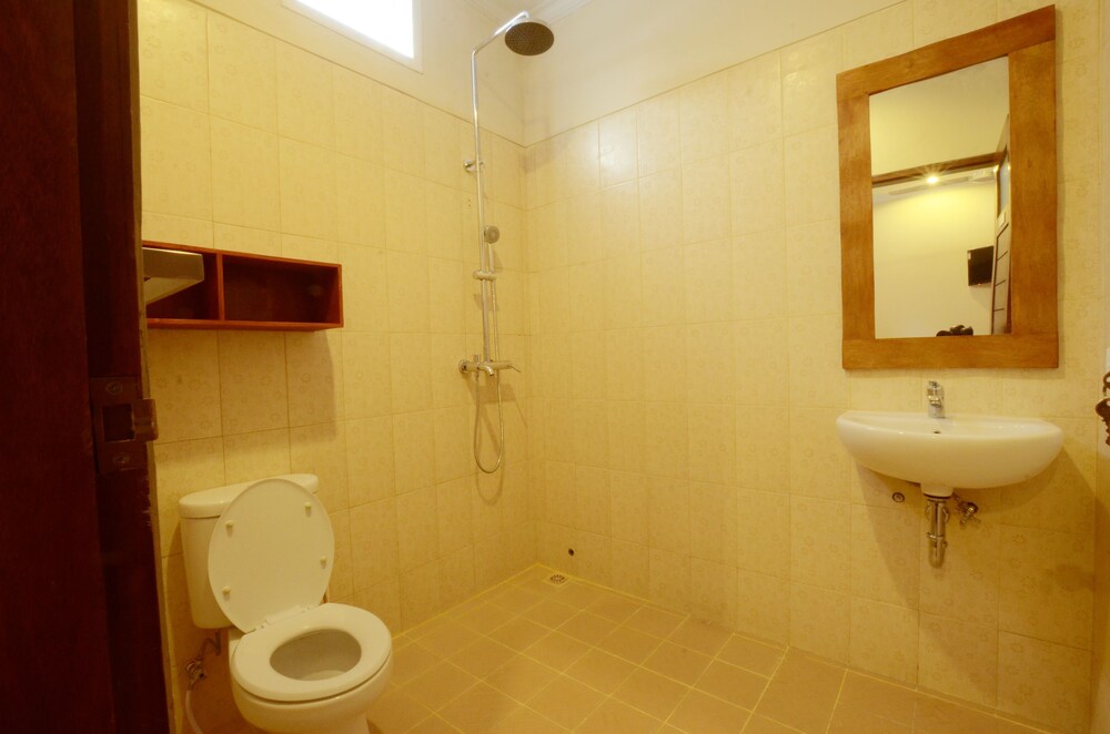 Deco Bedrooms - carbon neutral hotel in Denpasar
