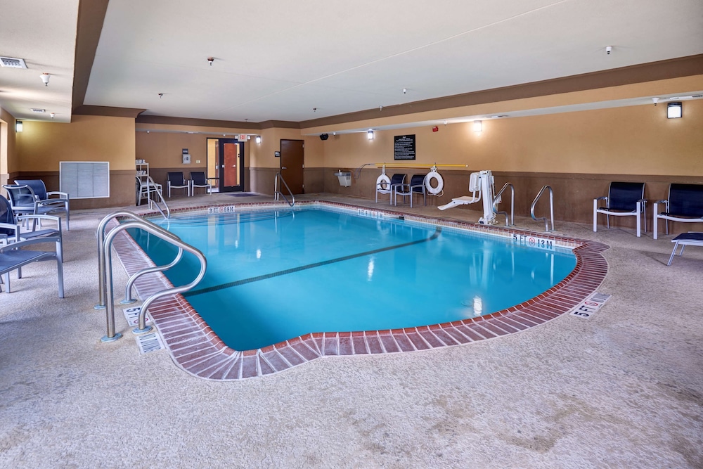 Hampton Inn & Suites Austin South Buda - photo 23