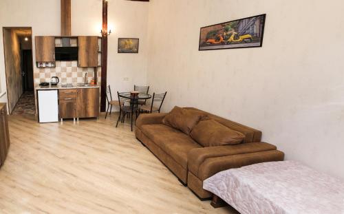 Natia's apartment on Dadiani st.