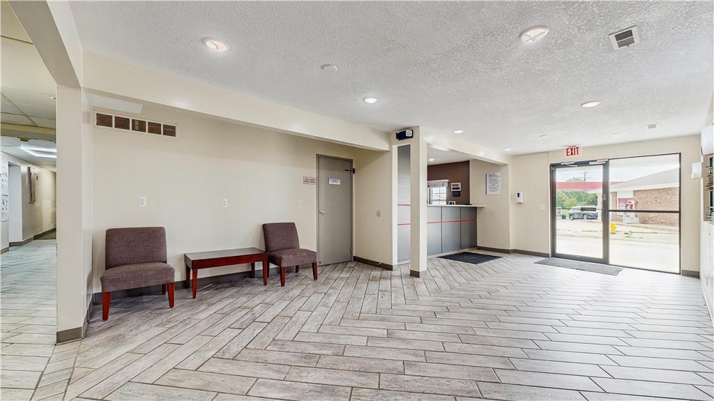 Red Lion Inn & Suites Olathe Kansas City - photo 8