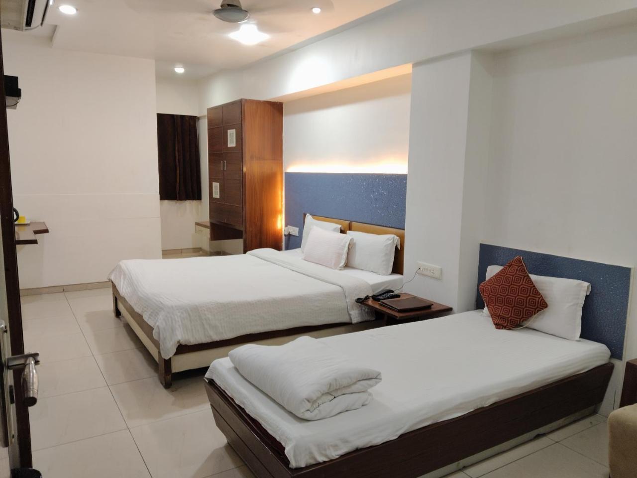 Hotel Kalinga Lake View