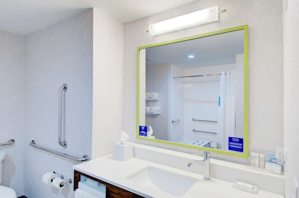 Hampton Inn & Suites Portland West - photo 60