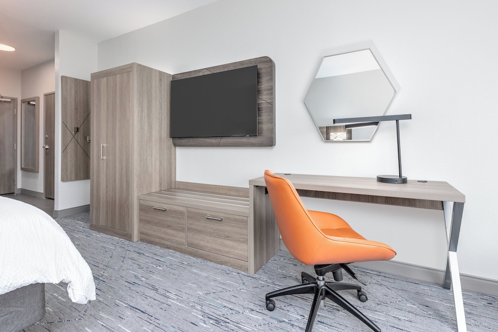 Holiday Inn Express & Suites Austin Airport East by IHG - photo 8