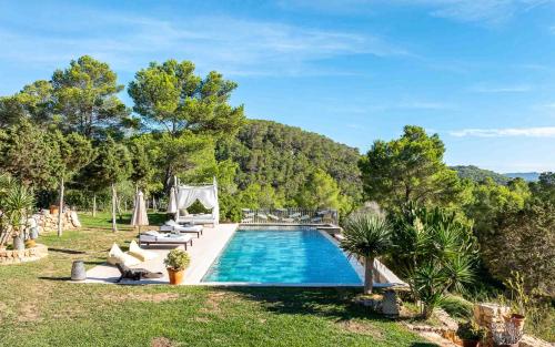 Villa Kumharas — 4-Star Luxury Hotel in Sant Antoni De Portmany, Spain
