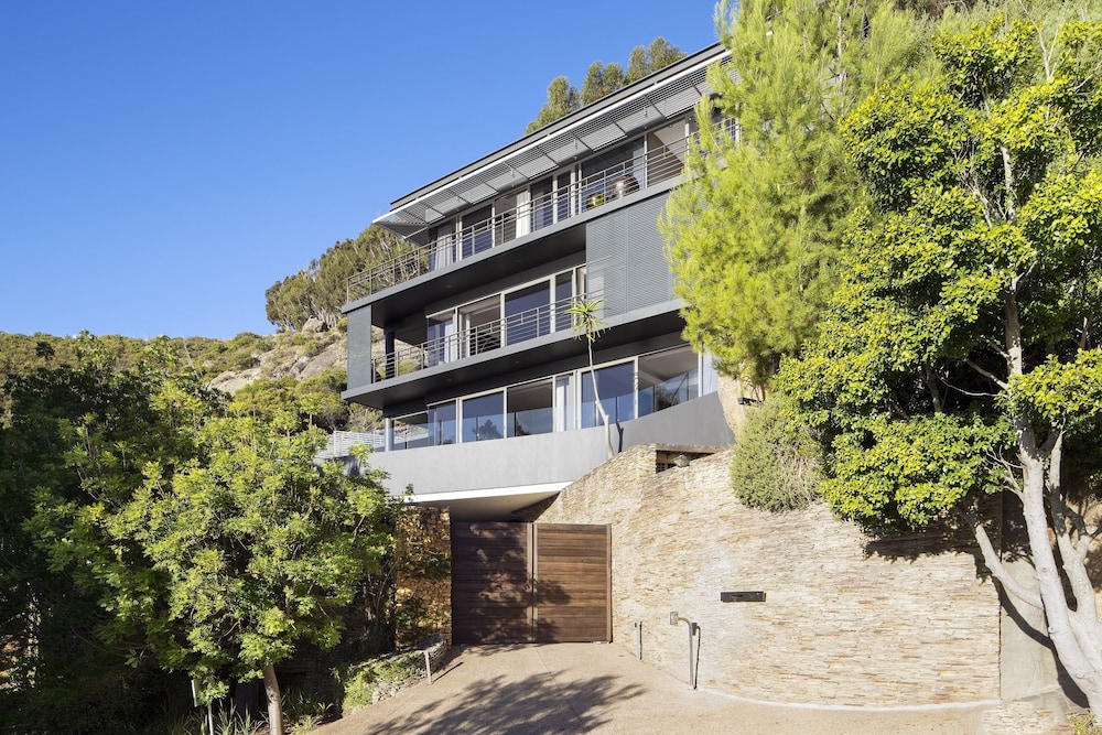 In Residence Anassa — 4-Star Luxury Hotel in Cape Town, South Africa