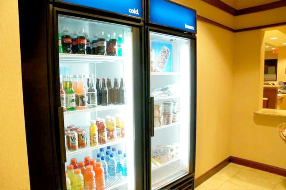 Hampton Inn Calera - photo 23