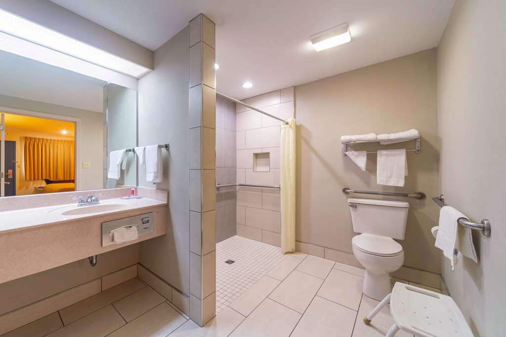 Econo Lodge Laurel - photo 12