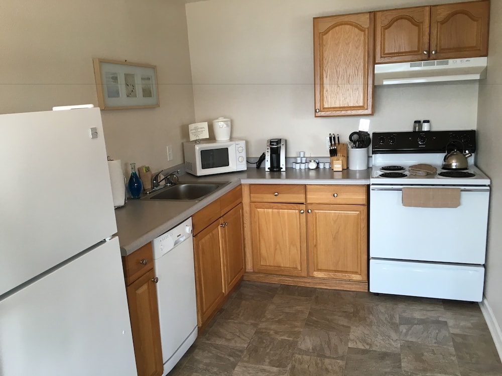 Clear Lake Cottages & Marina - photo 46