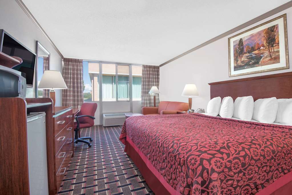 Days Inn by Wyndham Colorado City - photo 12