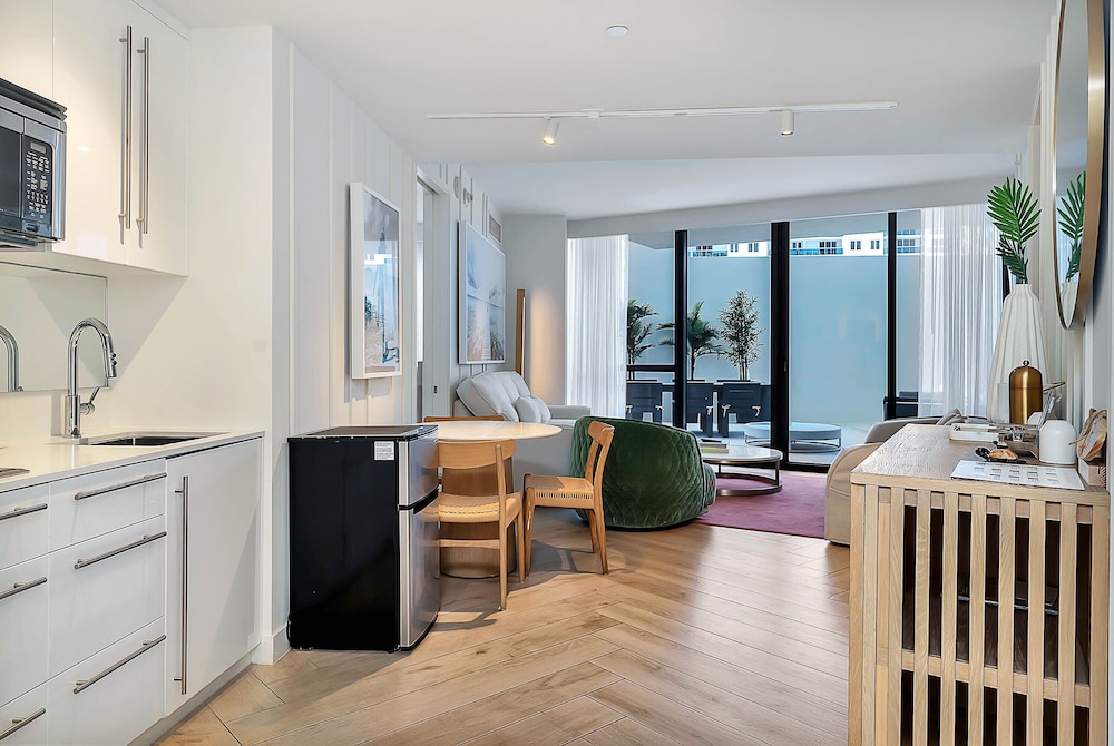 Private Residences at W SoBe by LRMB - photo 55