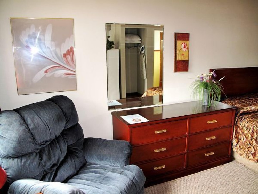 Hudson Manor Inn - photo 15