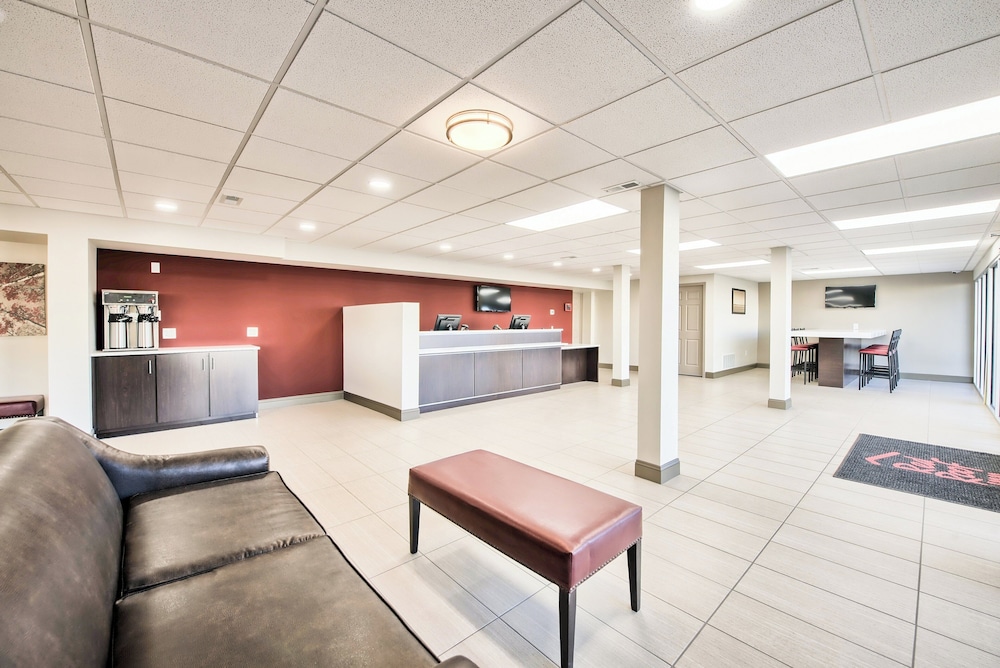 Red Roof Inn Dayton Moraine U of Dayton - photo 7