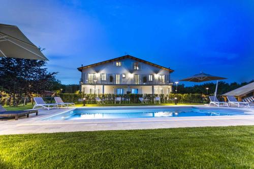 Podere Vasella Panoramic Attic — hotel in Capranica