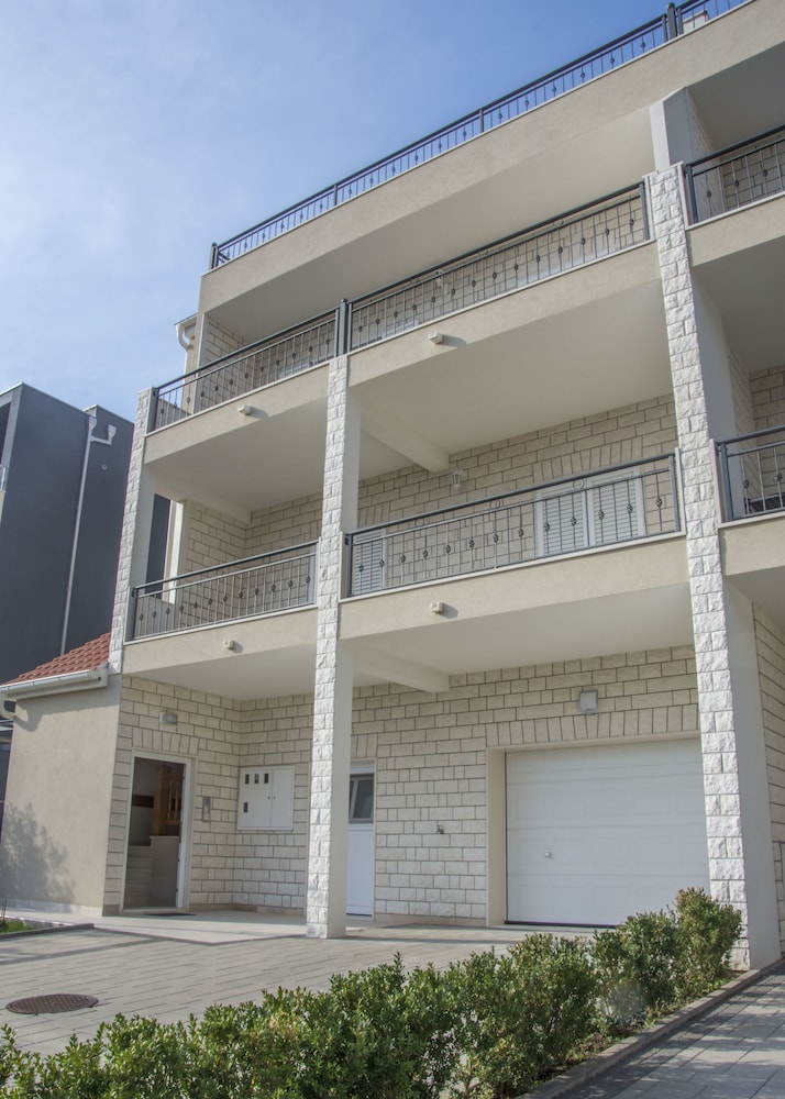 Relax Inn — hotel in Podstrana