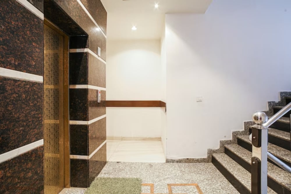 OYO 8673 Hotel Hollywood Heights — hotel in Amritsar