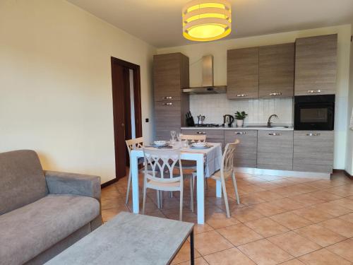 Peschiera Monte Baldo — 4-Star Luxury Hotel in Peschiera Del Garda, Italy