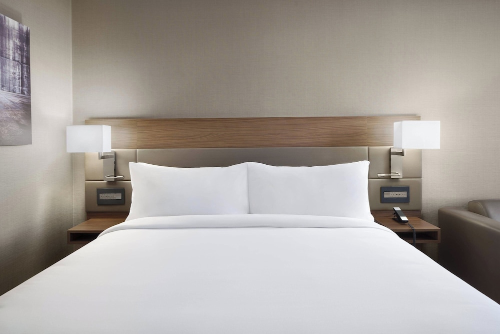 AC Hotel Louisville Downtown - photo 17