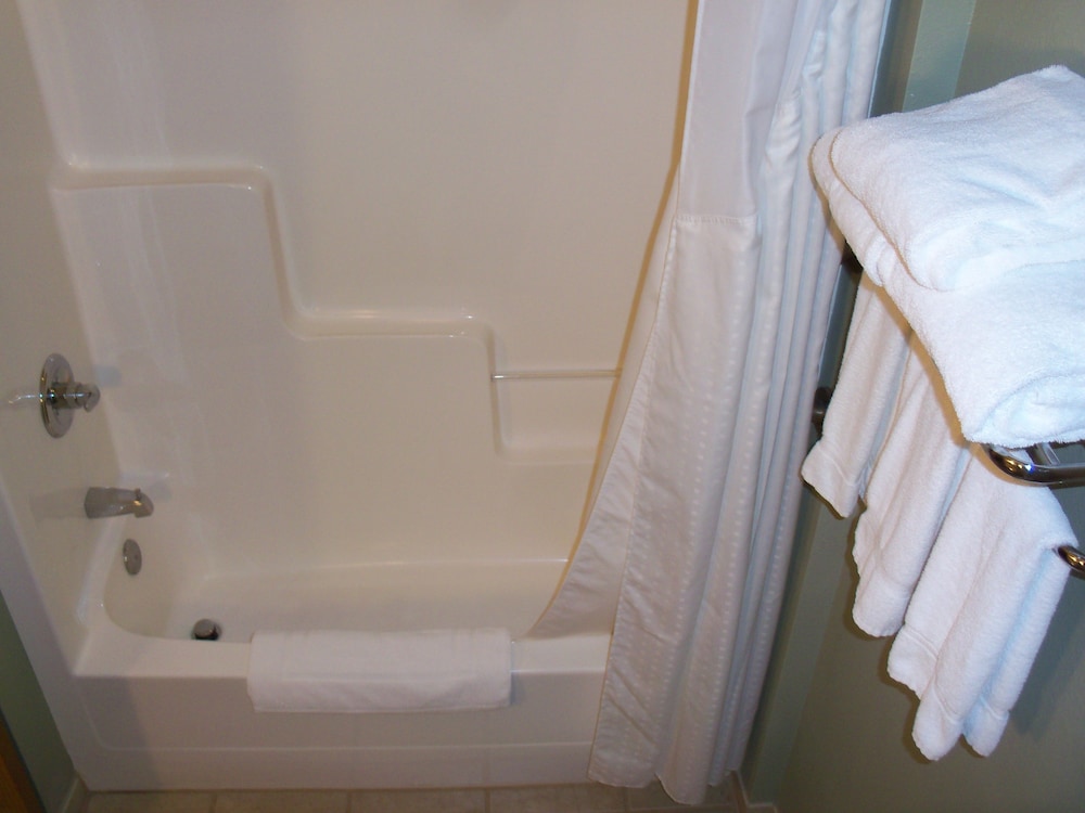 Holiday Inn Express Munising Lakeview by IHG - photo 23