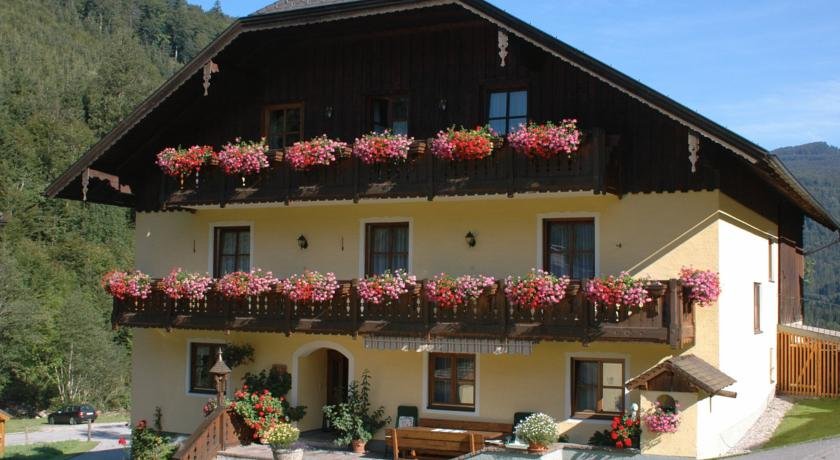 Bio Bauernhof Vordergrubenbach Familie Oberascher — Hintersee