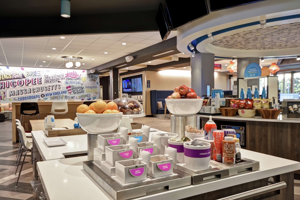 Tru by Hilton Chicopee Springfield - photo 4