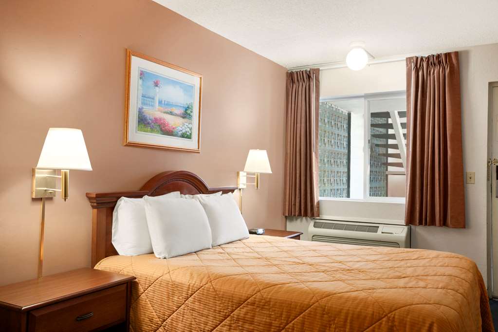 Travelodge by Wyndham Bakersfield - photo 13