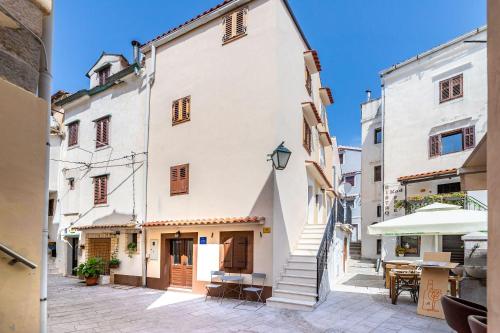 Fast direkt am Strand in der Altstadt mit vielen Gassen — 4-Star Luxury Hotel in Baska, Croatia