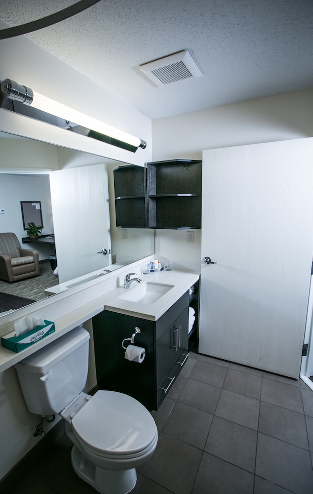 Candlewood Suites Fargo N. Dakota State University by IHG - photo 29